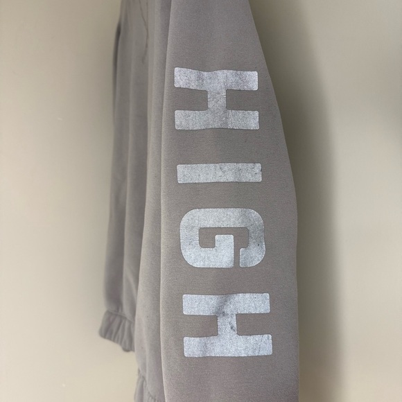 Lululemon Mile High Crew Pullover Sweatshirt Gray Reflective Cozy Everyday Style - Picture 5 of 9